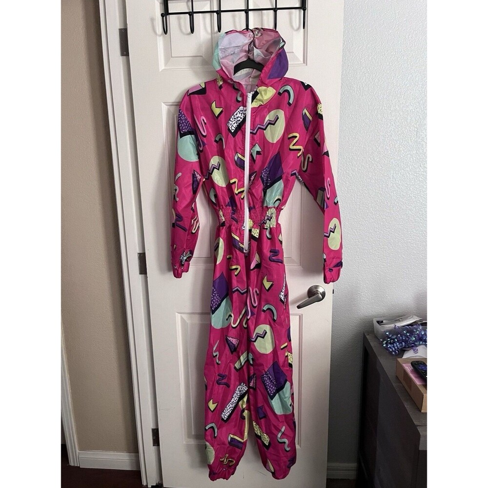NEW Women’s 80’s Pink Nylon Hooded Zip Front Long Sleeve Graphic Print Jumper